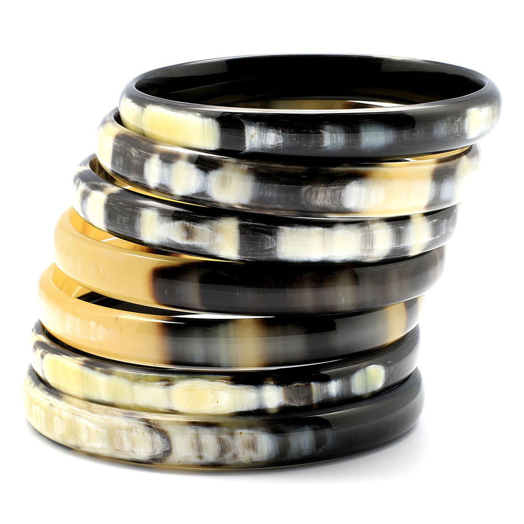 Lightweight Light Color Medium Thickness Polished Horn Bangle | Pulsera de Cuerno