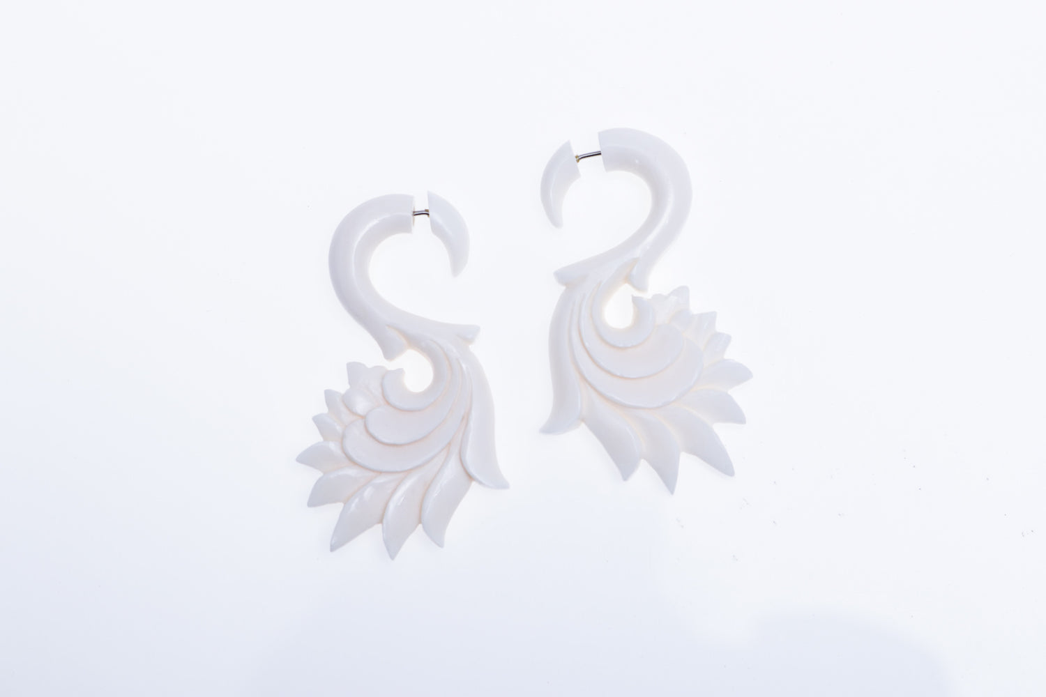 Bone Carved Lirio Split Fake Plug Earrings