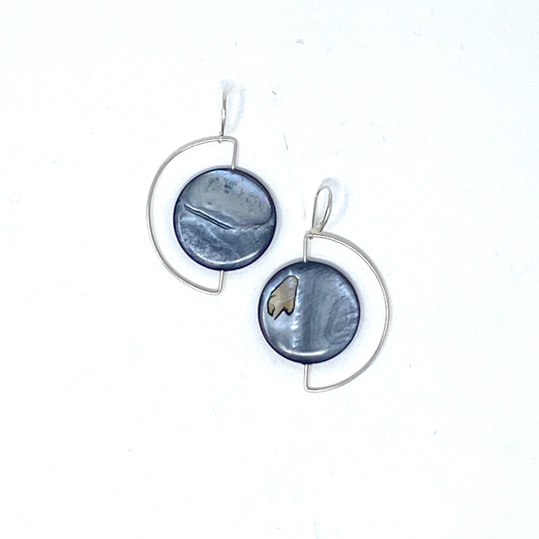 Minimalist 925 Silver Half-moon Earrings with Dark Mother of Pearl by Nelson Enrique